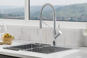 vòi rửa bát dây rút Gusta